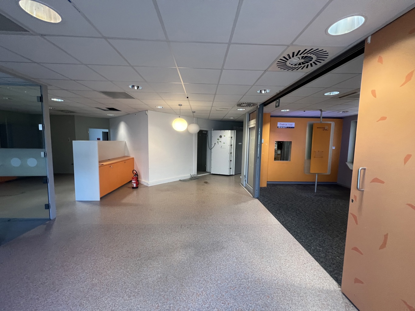 TE KOOP - KANTOREN / COMMERCIELE HANDELSRUIMTE - HEERS