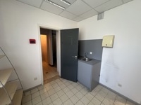 TE KOOP - KANTOREN / COMMERCIELE HANDELSRUIMTE - HEERS