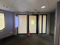 TE KOOP - KANTOREN / COMMERCIELE HANDELSRUIMTE - HEERS