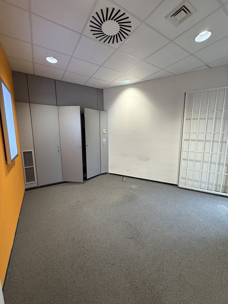 A VENDRE - BATIMENT USAGE MIXTE -STREPY-BRACQUENIES