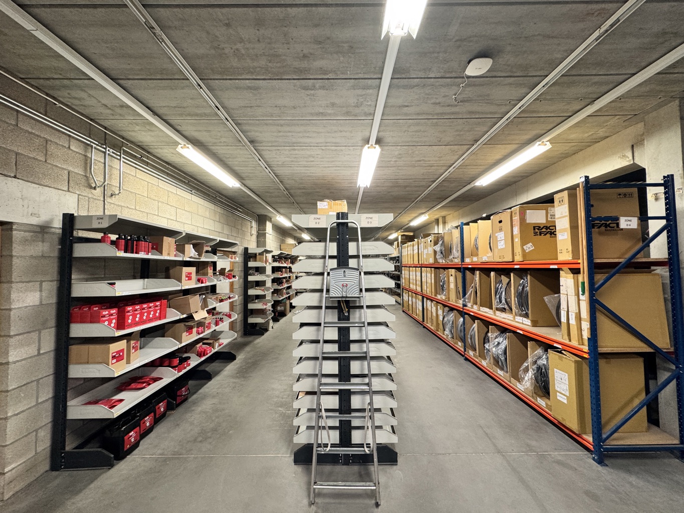 A VENDRE - Welkenraedt - Immeuble mixte (commerce + dépôt)