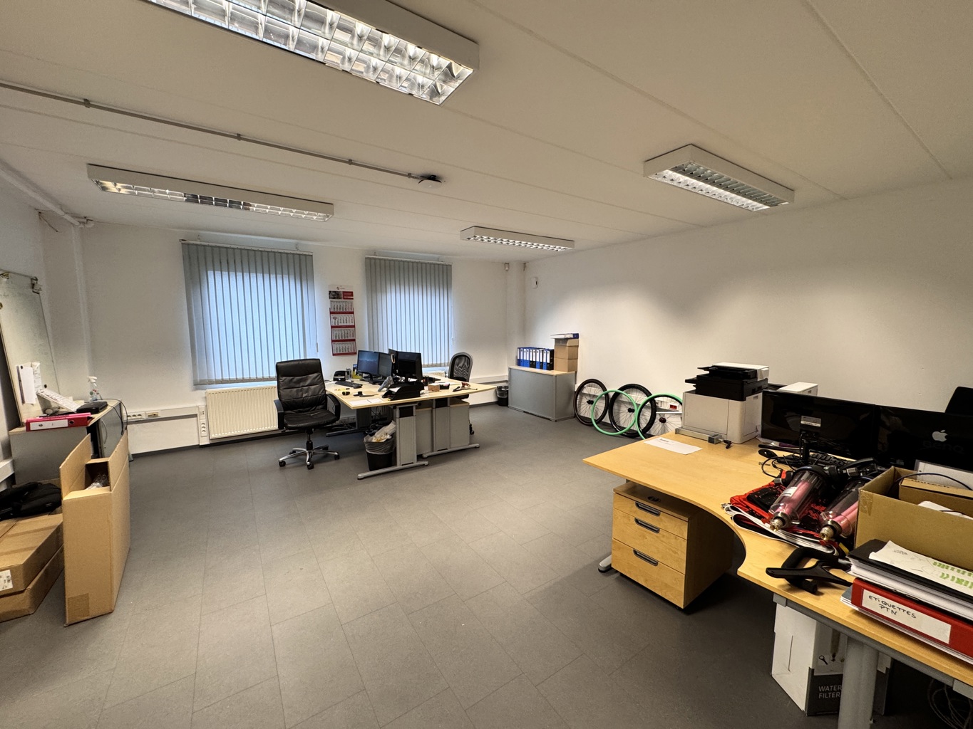 A VENDRE - Welkenraedt - Immeuble mixte (commerce + dépôt)