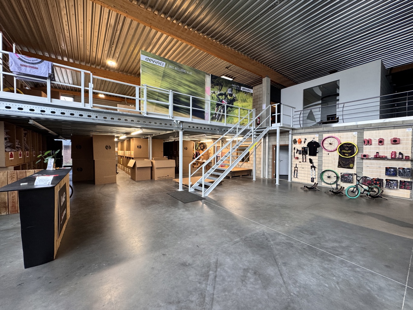 A VENDRE - Welkenraedt - Immeuble mixte (commerce + dépôt)