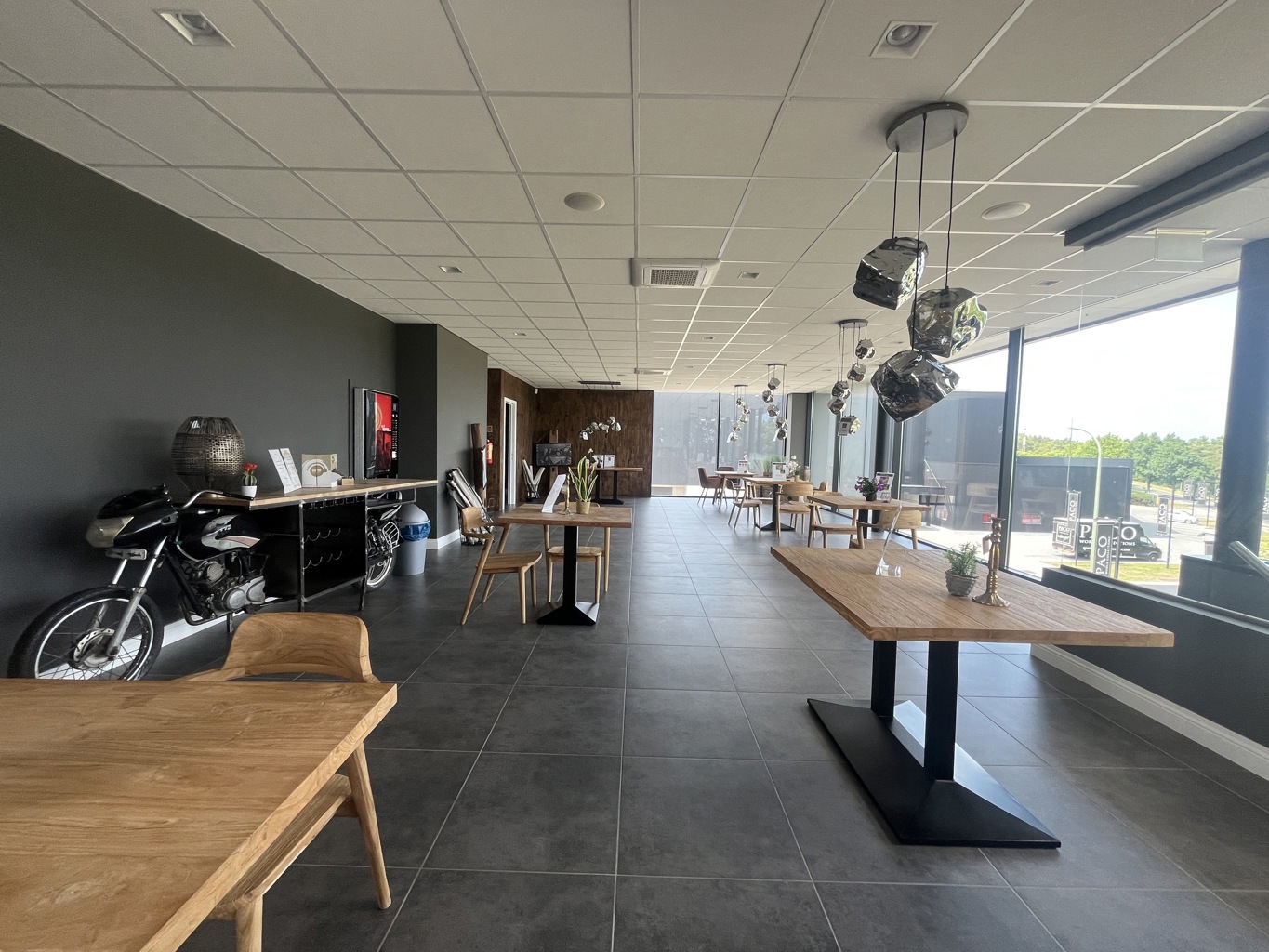 TE KOOP BEDRIJFSGEBOUW OVERPELT