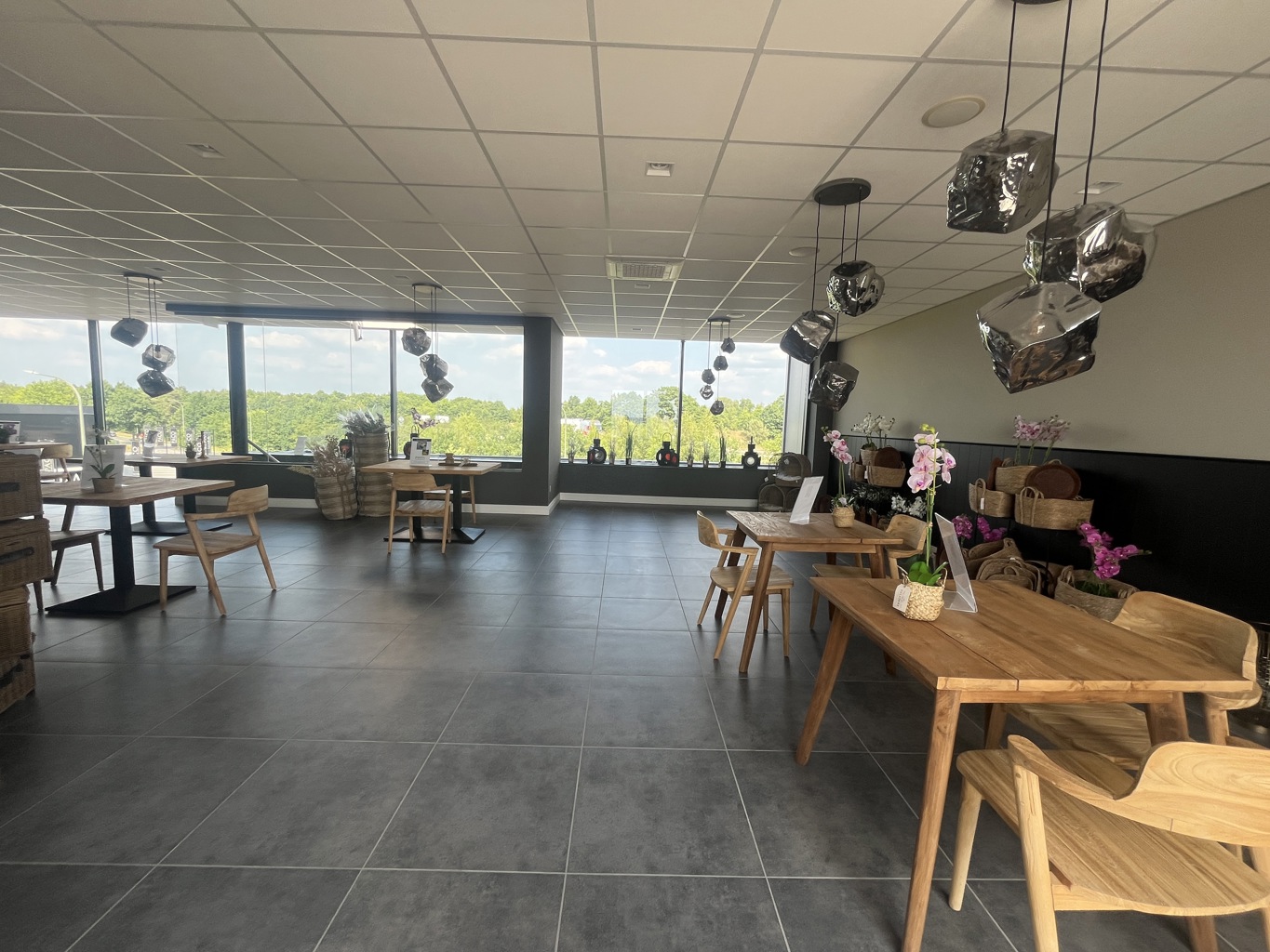 TE KOOP BEDRIJFSGEBOUW OVERPELT