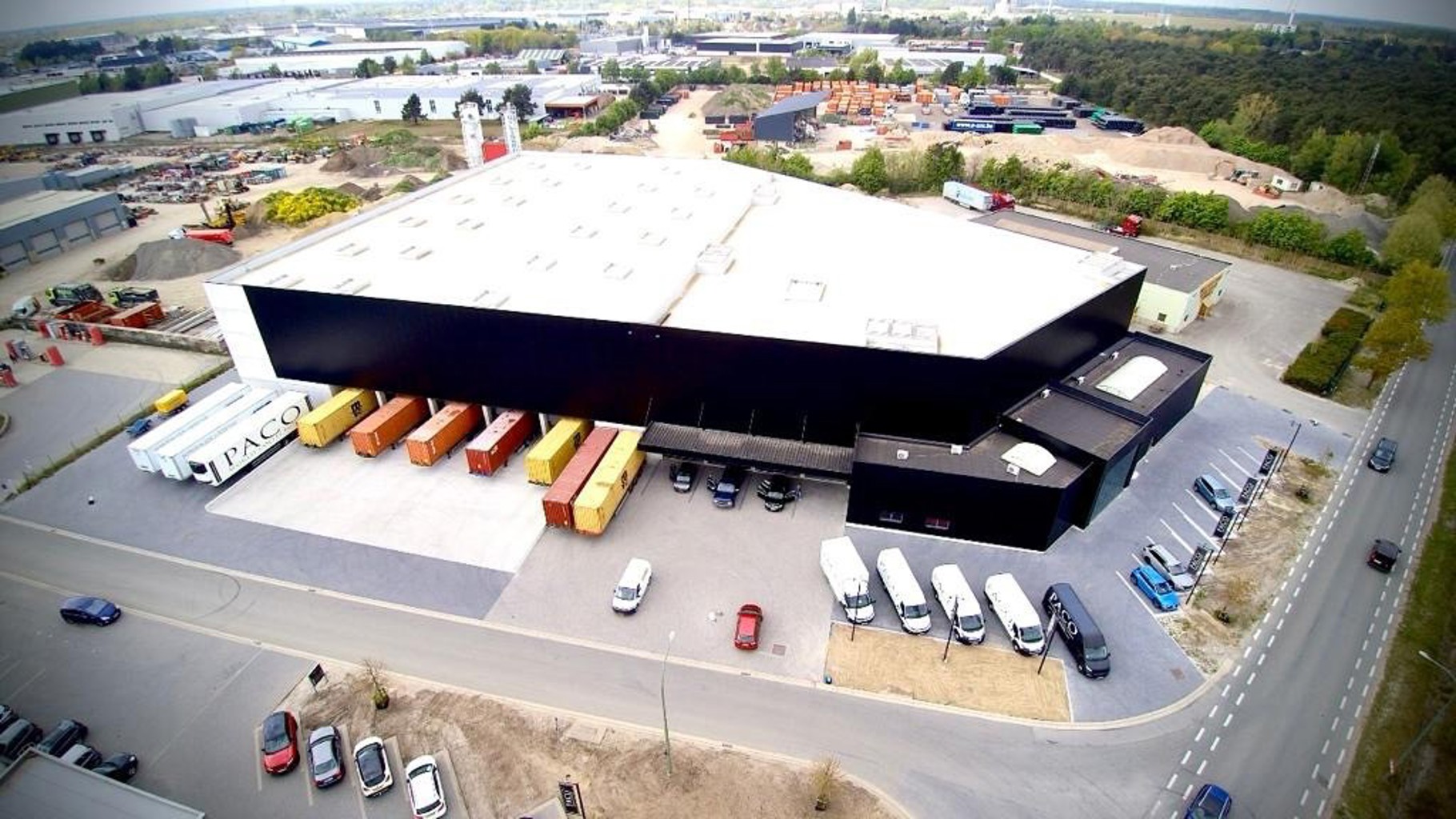 TE KOOP BEDRIJFSGEBOUW OVERPELT