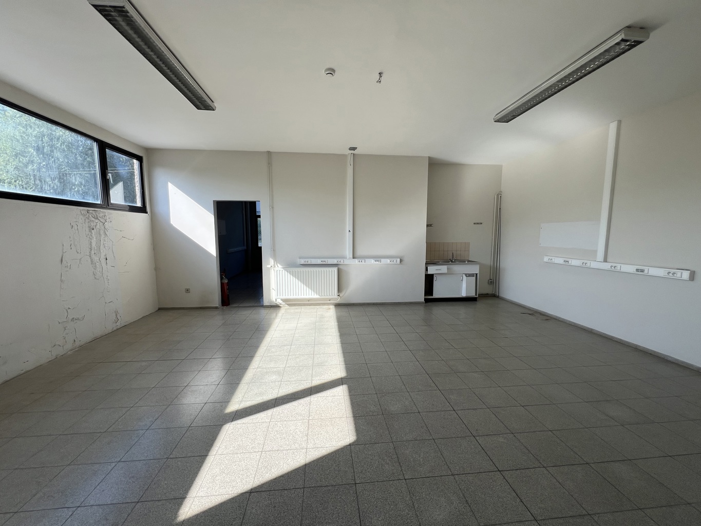 A VENDRE - P.A.E Gembloux-Sauvenière - immeuble industriel