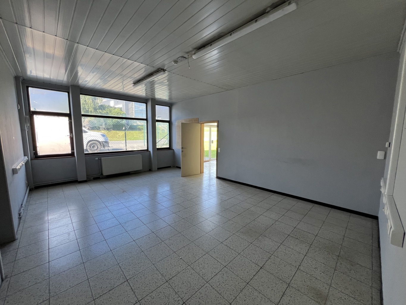 A VENDRE - P.A.E Gembloux-Sauvenière - immeuble industriel