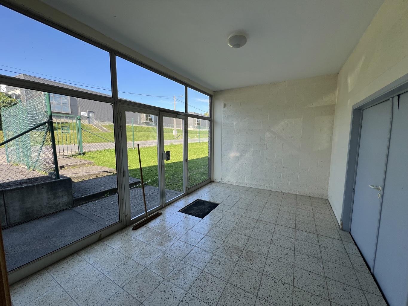 A VENDRE - P.A.E Gembloux-Sauvenière - immeuble industriel