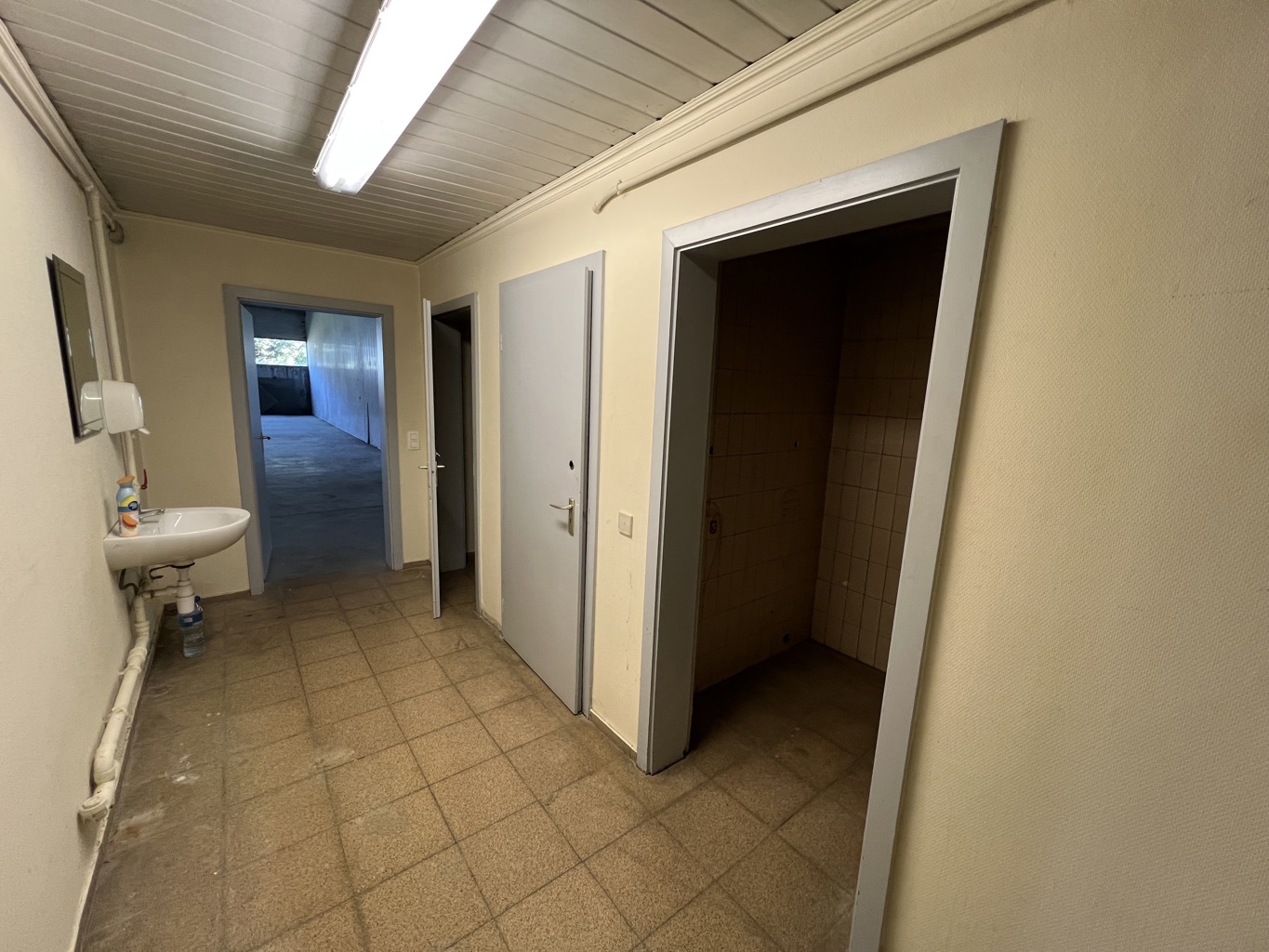 A VENDRE - P.A.E Gembloux-Sauvenière - immeuble industriel