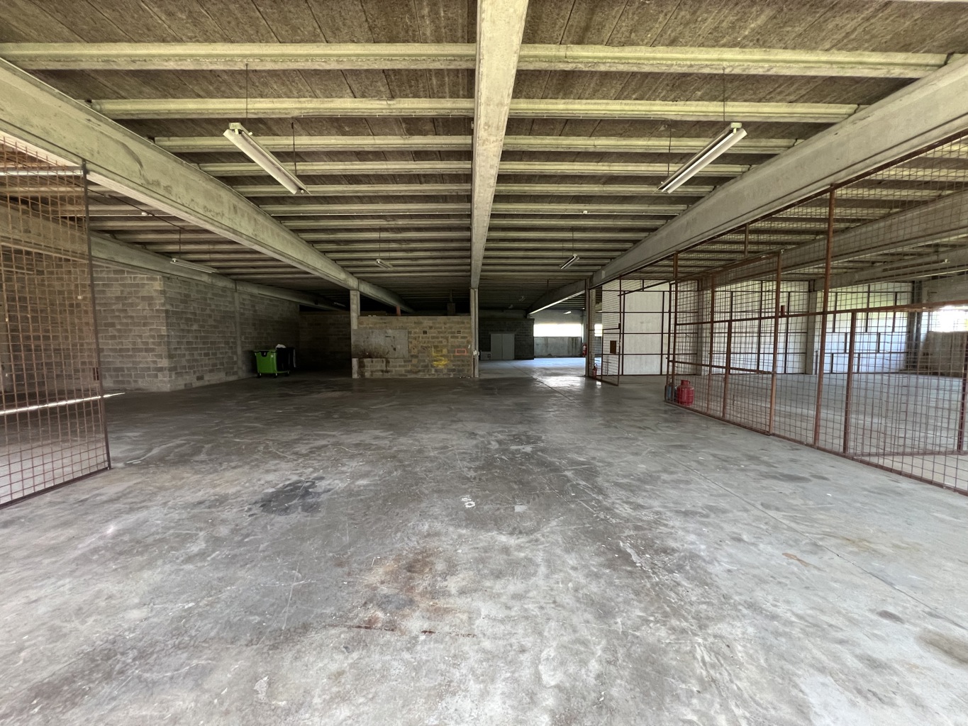 A VENDRE - P.A.E Gembloux-Sauvenière - immeuble industriel