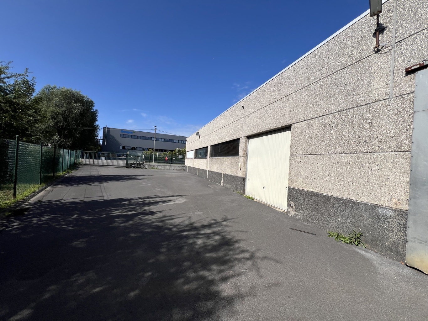 A VENDRE - P.A.E Gembloux-Sauvenière - immeuble industriel