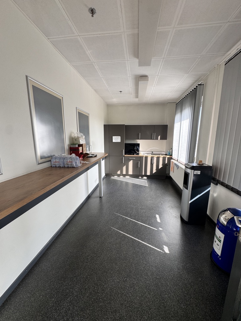 A VENDRE - Welkenraedt - Immeuble semi-industriel