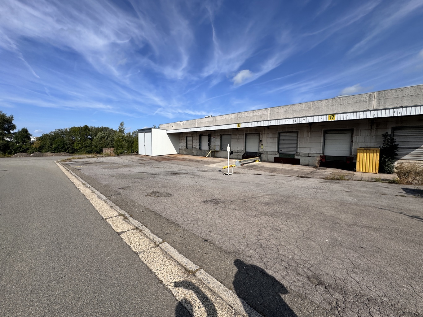 A VENDRE - Welkenraedt - Immeuble semi-industriel