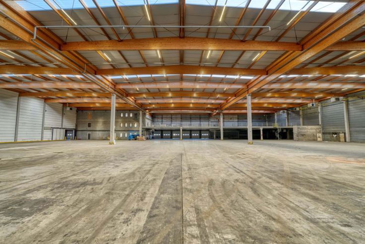 A LOUER - P.A.E Strépy-Bracquegnies - Entrepôts logistiques