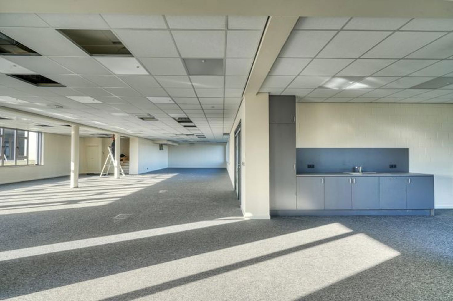 A LOUER - P.A.E Strépy-Bracquegnies - Entrepôts logistiques