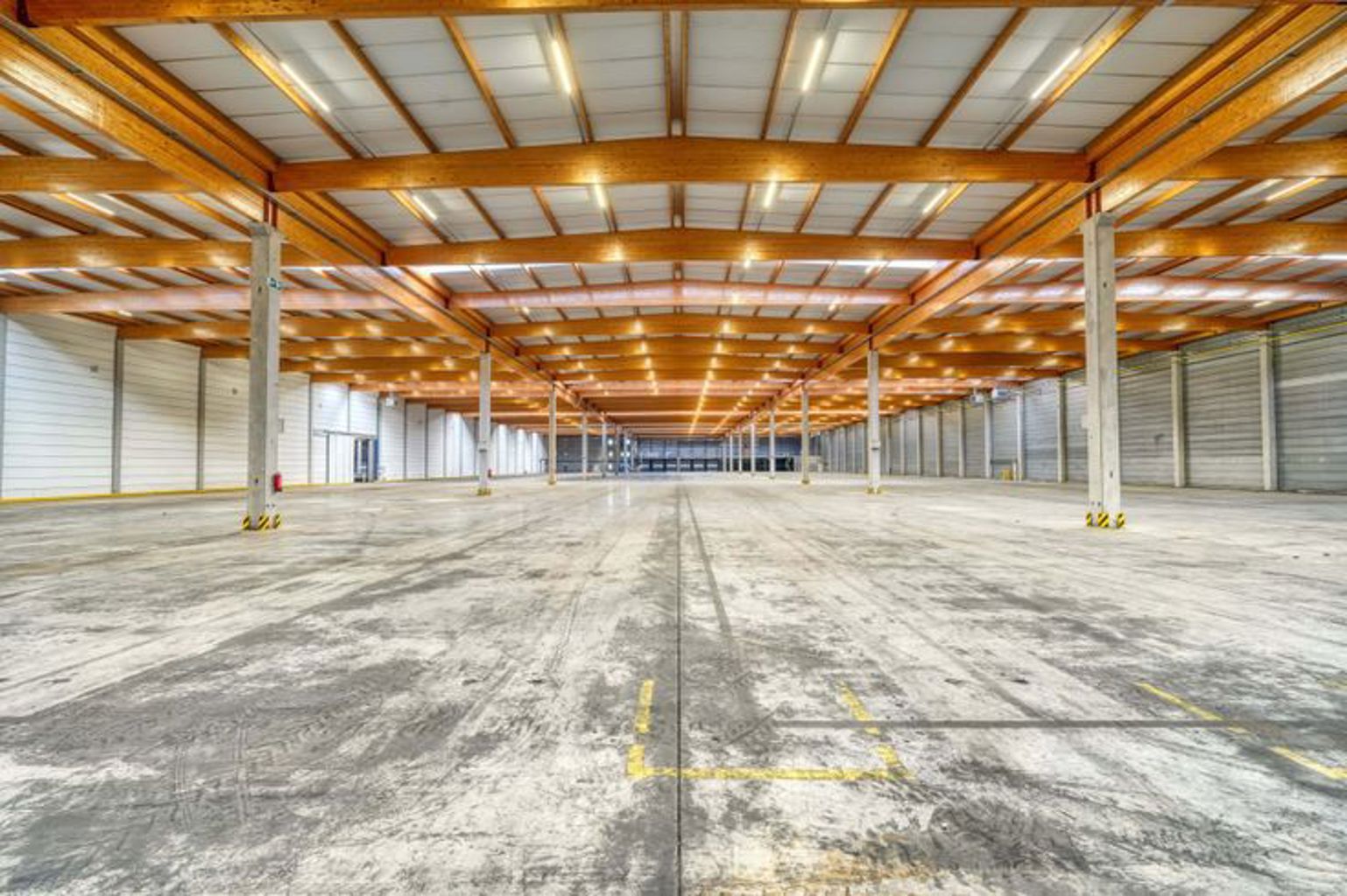 A LOUER - P.A.E Strépy-Bracquegnies - Entrepôts logistiques