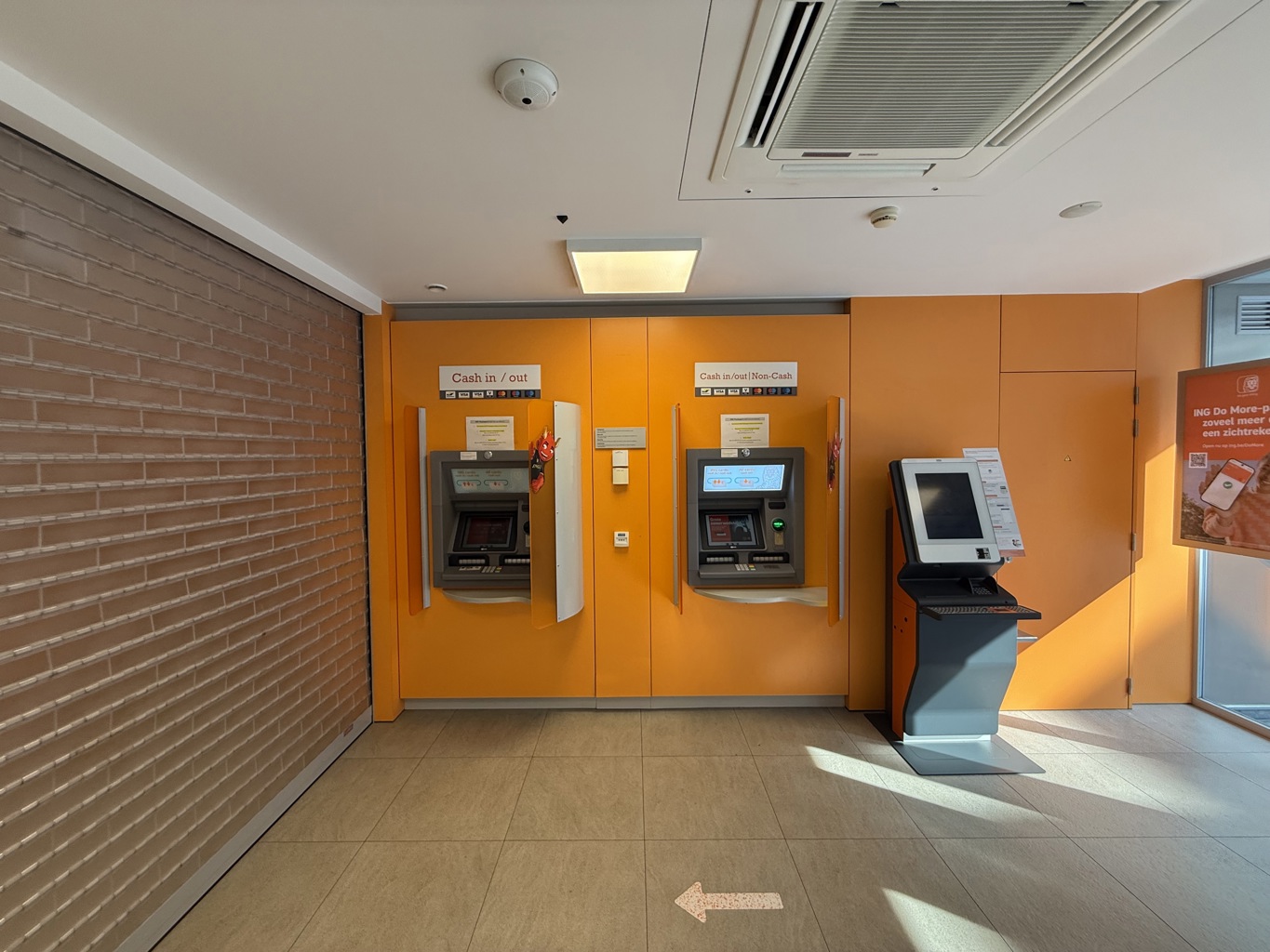 TE KOOP - KANTOREN/COMMERCIELE HANDELSRUIMTE - MALDEGEM