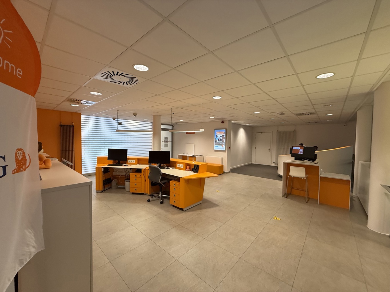 TE KOOP - KANTOREN/COMMERCIELE HANDELSRUIMTE - MALDEGEM