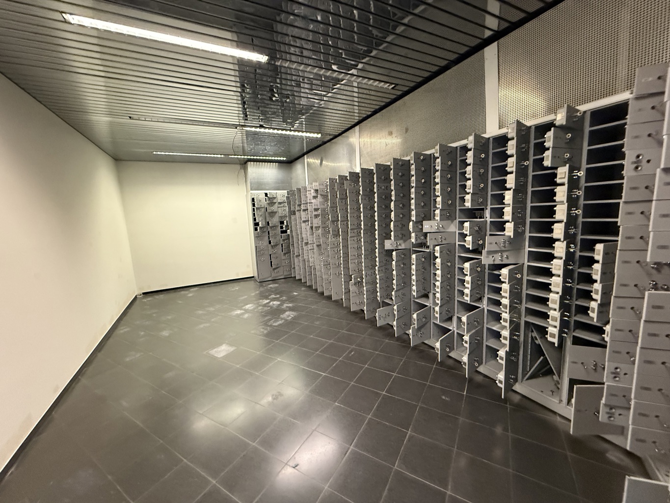 TO SEL - MIXED USED BUIDLING - STREPY-BRACQUENIES