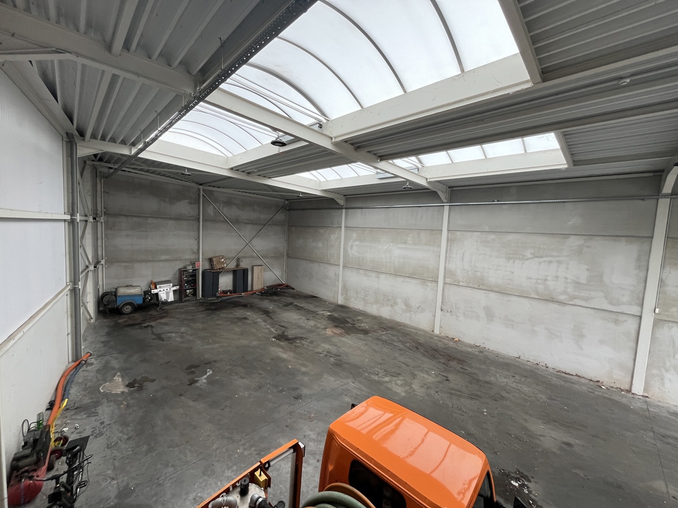 À LOUER UNITÉ PME + BUREAU LIER