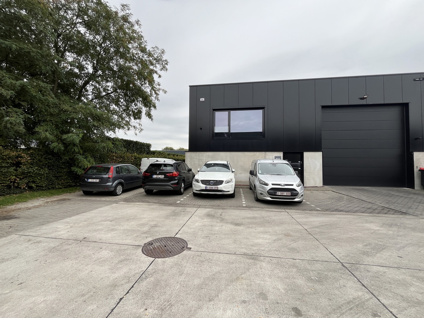 À LOUER UNITÉ PME + BUREAU LIER