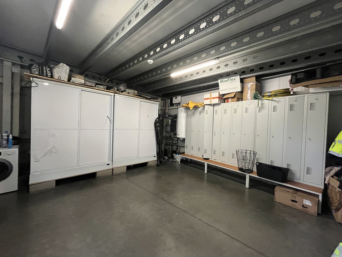 À LOUER UNITÉ PME + BUREAU LIER