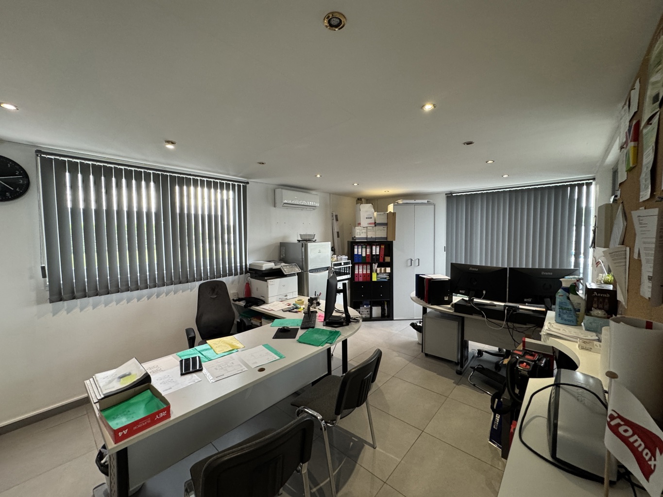 FOR SALE - Villers-le-Bouillet - Semi-industrial hall 