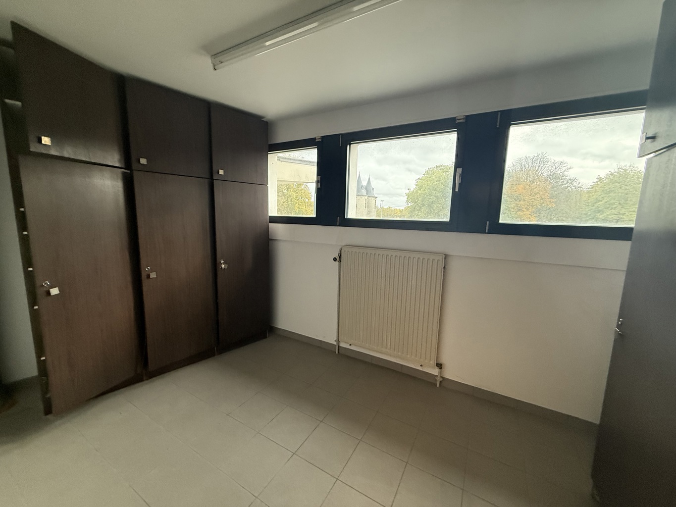 TE KOOP - COMMERCIEEL GEBOUW/ KANTOOR - DIEGEM