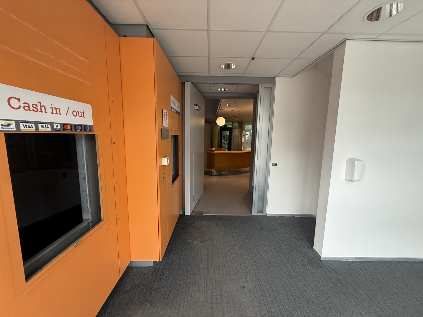 TE KOOP - COMMERCIEEL GEBOUW/ KANTOOR - DIEGEM