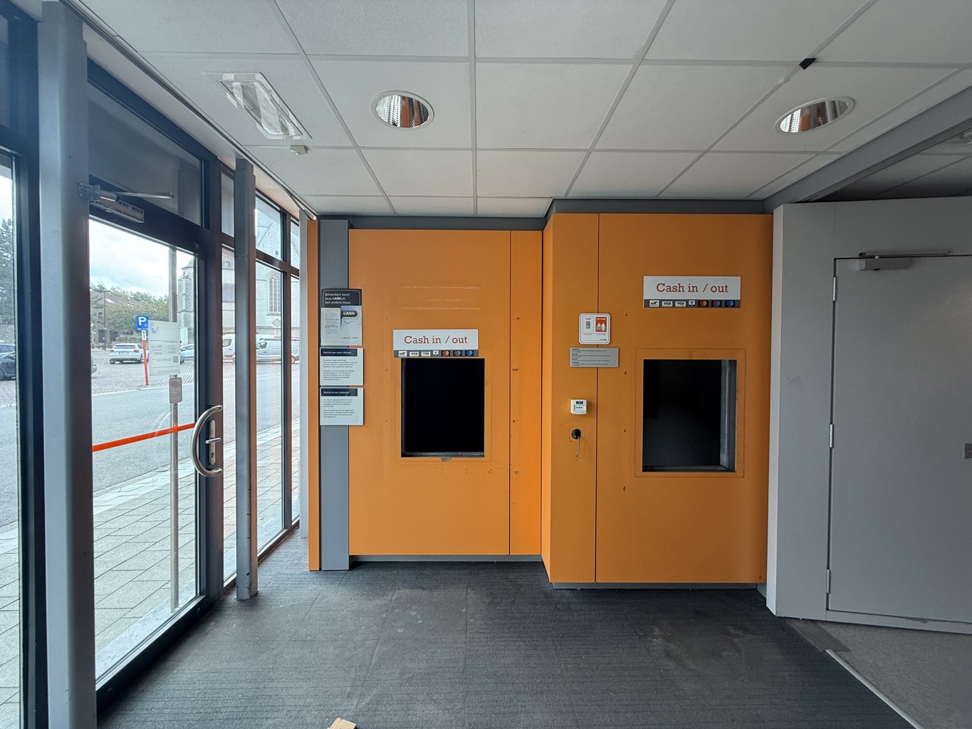 TE KOOP - COMMERCIEEL GEBOUW/ KANTOOR - DIEGEM