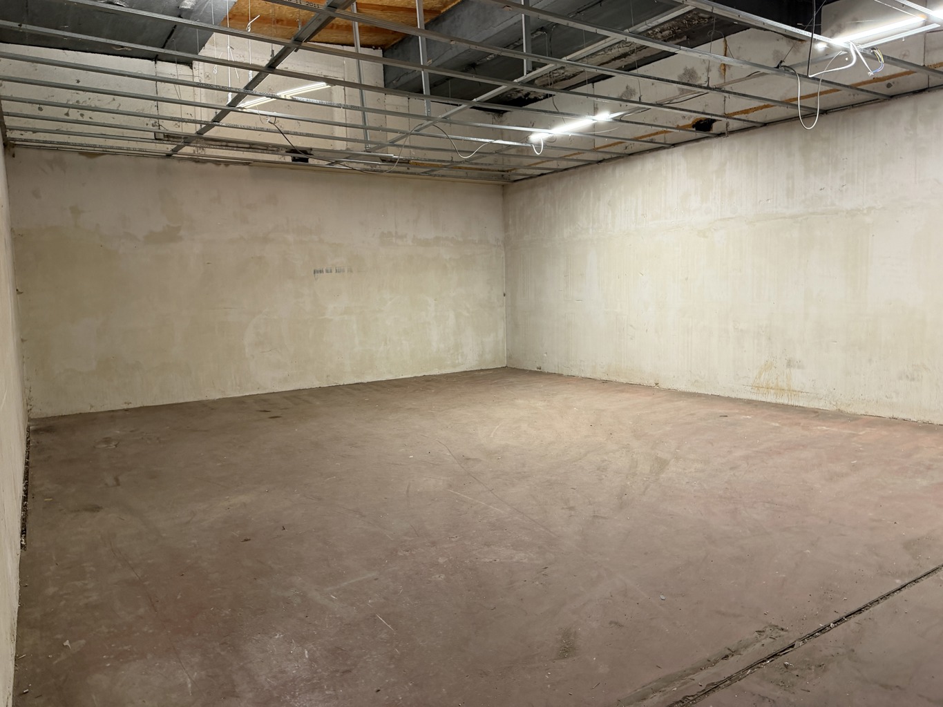 Industrieel gebouw te huur <br> 2500 - Lier