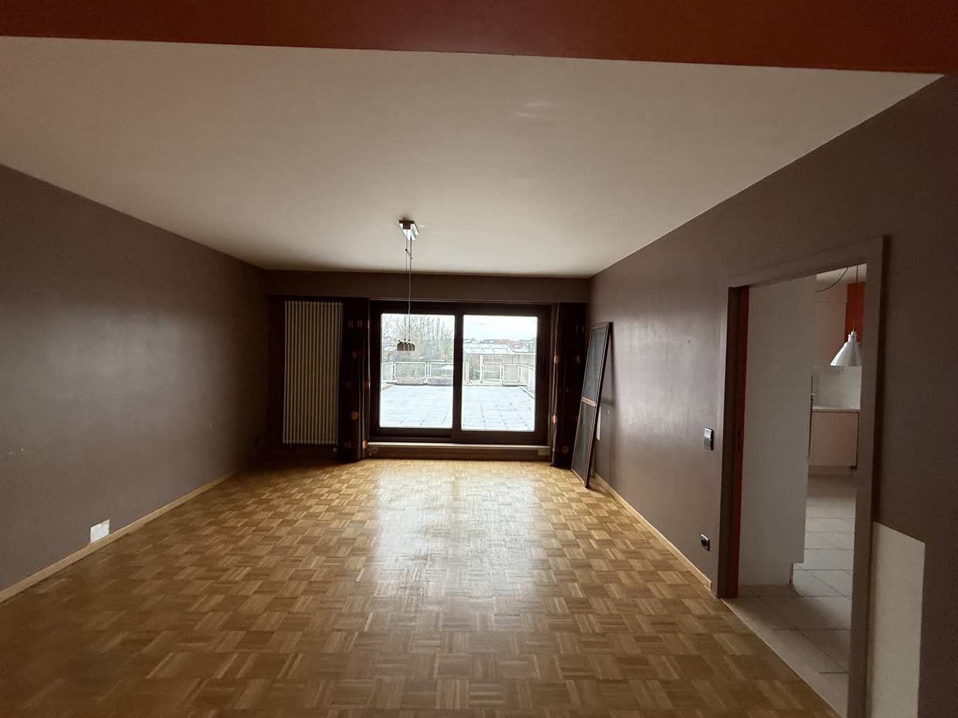 TE KOOP - KANTOOR GEBOUW + APPARTEMENT - MEULEBEKE