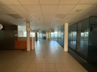 TE KOOP - KANTOOR GEBOUW + APPARTEMENT - MEULEBEKE