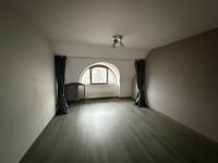 TE KOOP - KANTOOR GEBOUW + APPARTEMENT - MEULEBEKE