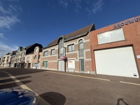 TE KOOP - KANTOOR GEBOUW + APPARTEMENT - MEULEBEKE