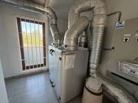 TE KOOP - KANTOOR GEBOUW + APPARTEMENT - MEULEBEKE