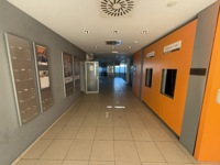 TE KOOP - KANTOOR GEBOUW + APPARTEMENT - MEULEBEKE