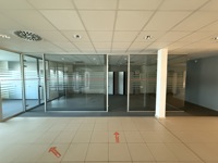 TE KOOP - KANTOOR GEBOUW + APPARTEMENT - MEULEBEKE