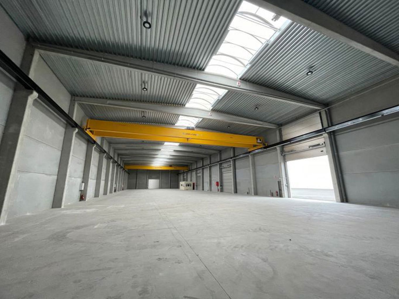 A LOUER - P.A.E. Montignies-sur-Sambre - Chatelet - entrepôt