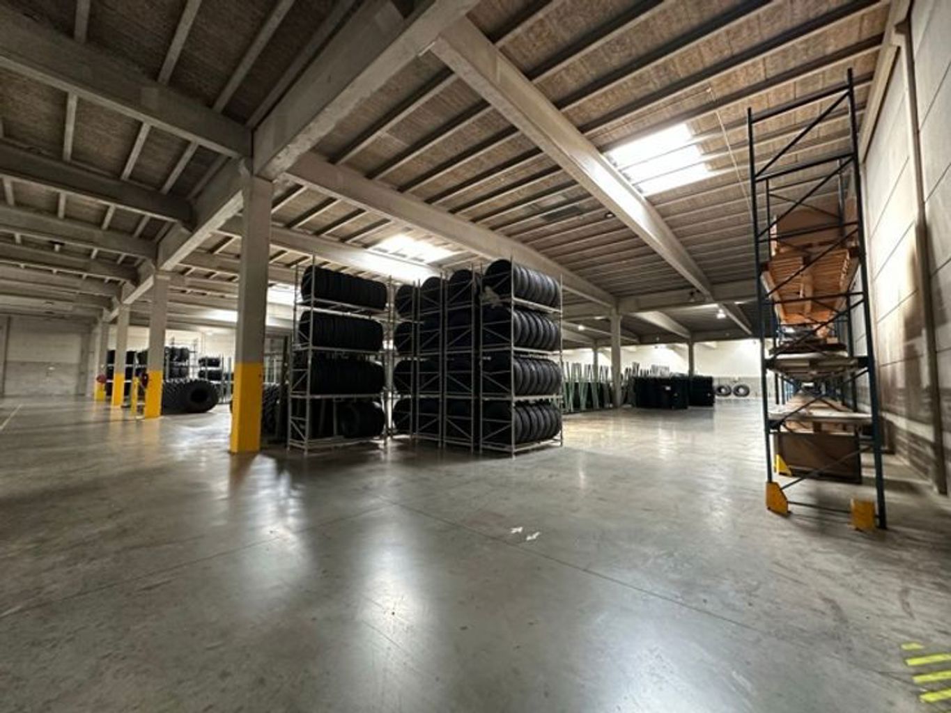 Industrial building for rent <br> 6041 - Charleroi Gosselies