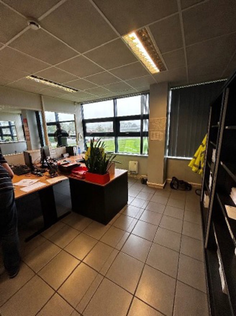 Industrial building for rent <br> 6041 - Charleroi Gosselies