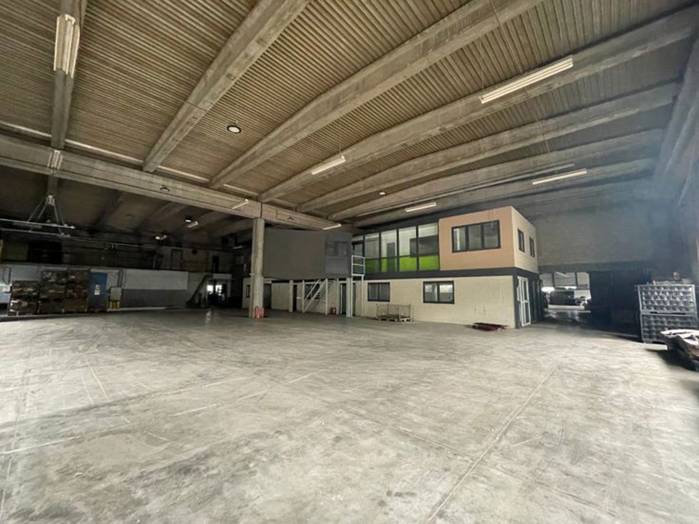 Industrial building for rent <br> 7180 - Seneffe