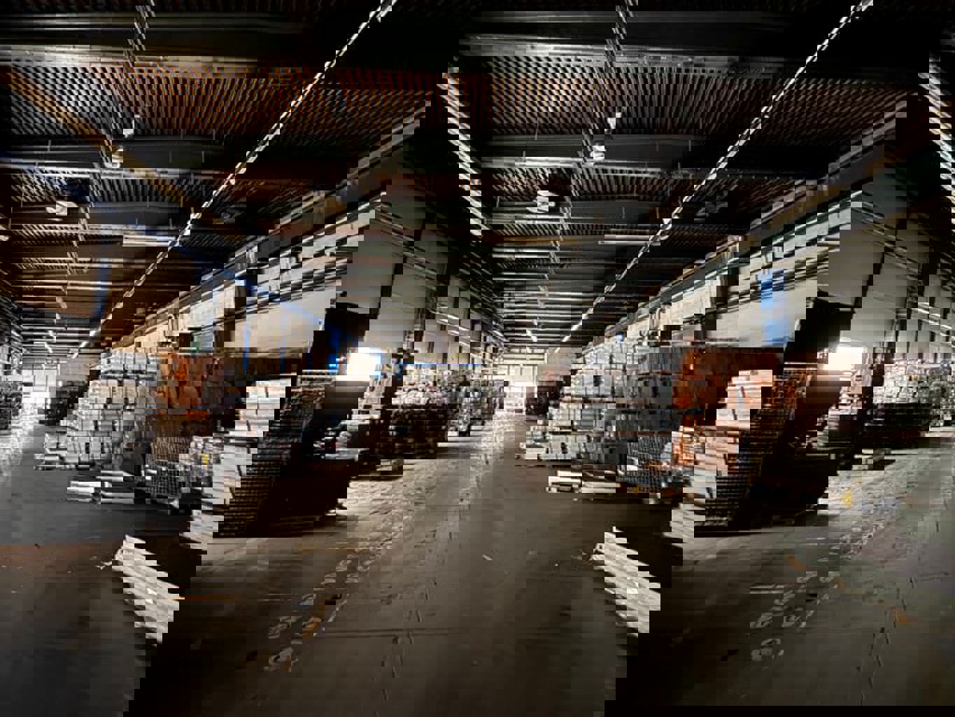 Industrial building for rent <br> 7180 - Seneffe