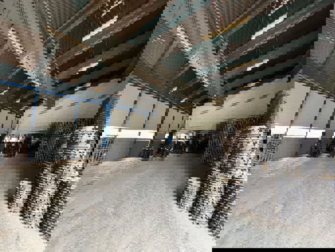 Industrial building for rent <br> 7180 - Seneffe