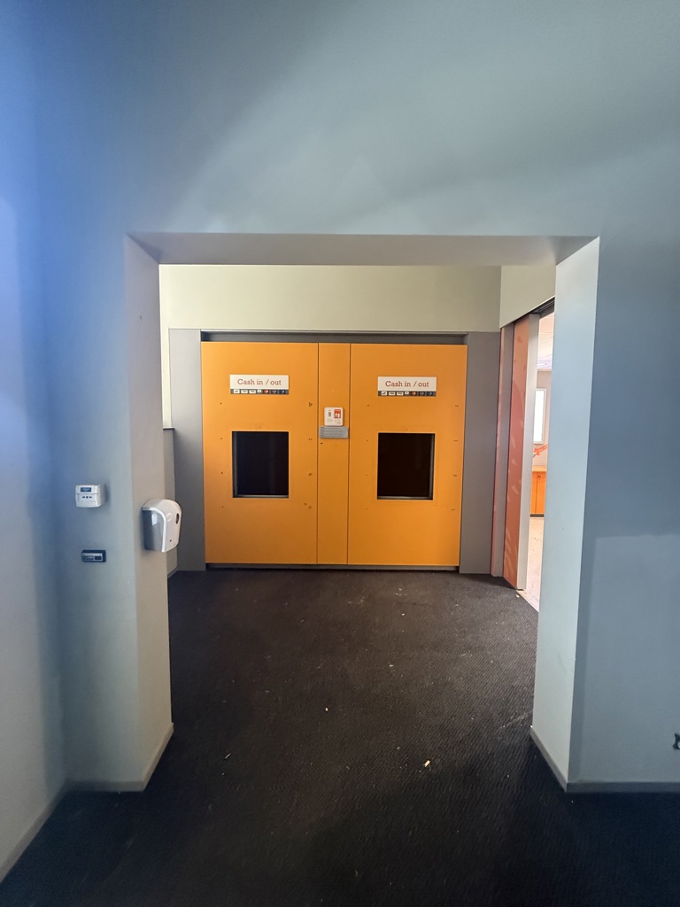RUE ALPHONESE POULLET 11