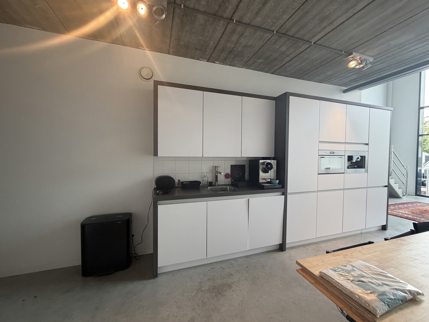 OUDE BAAN 1 UNIT E