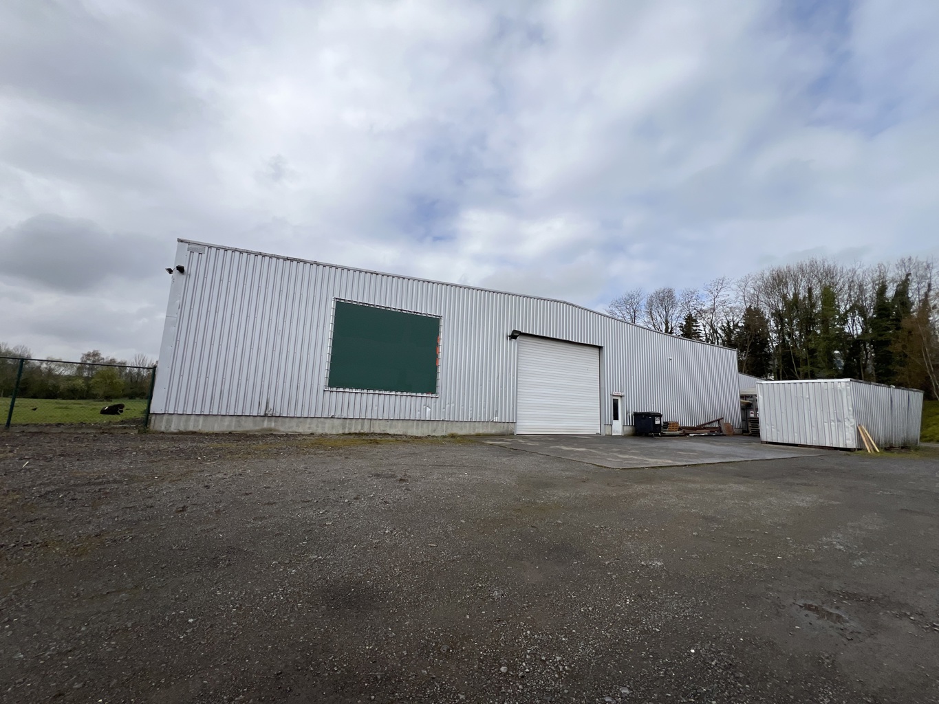 Immeuble industriel à vendre <br> Manage