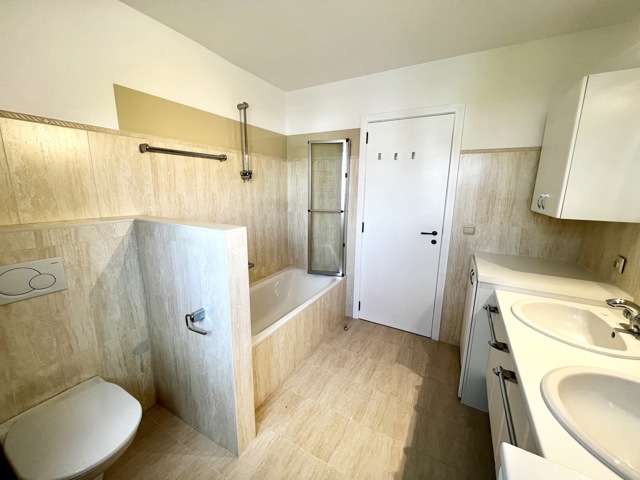 Flat - for rent - 1300 