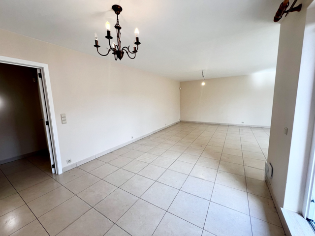 Flat - for rent - 1300 